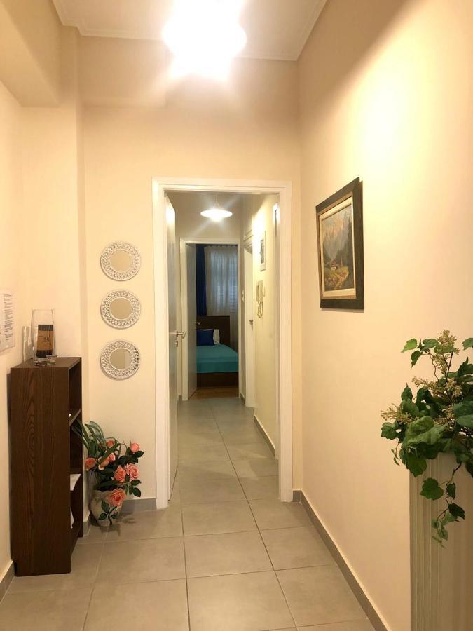 Comfortable Apt , 5 Min Walk To Acropolis アテネ エクステリア 写真