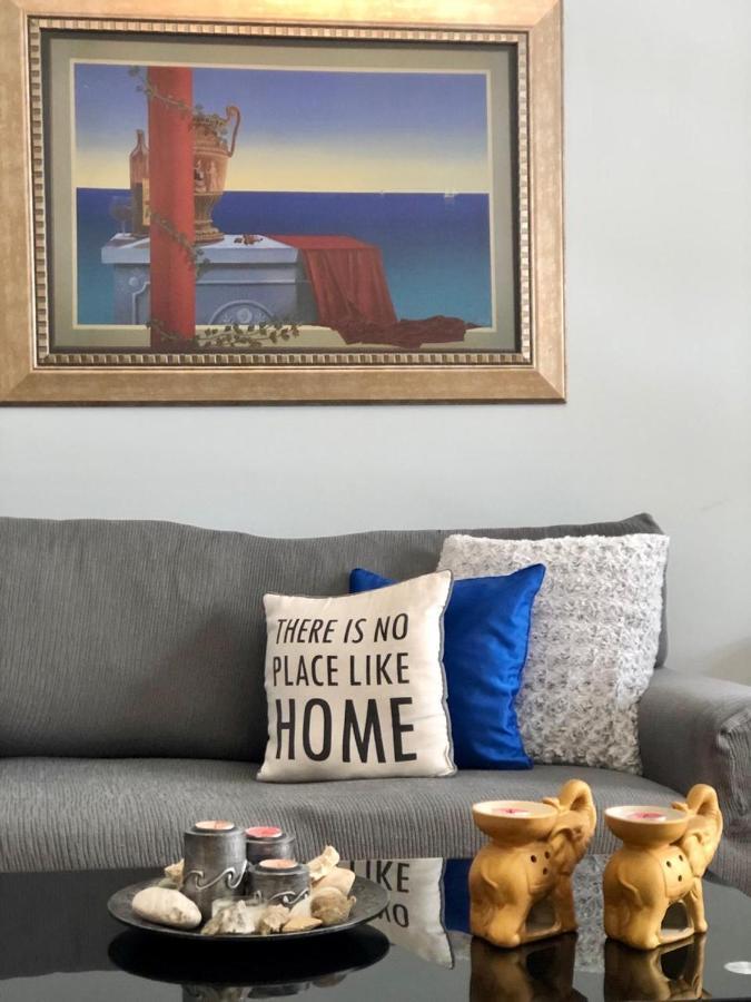 Comfortable Apt , 5 Min Walk To Acropolis アテネ エクステリア 写真