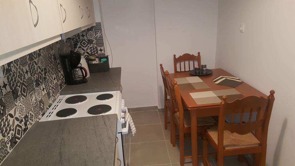 Comfortable Apt , 5 Min Walk To Acropolis アテネ エクステリア 写真